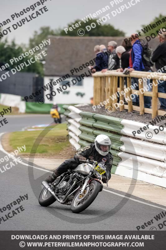 Vintage motorcycle club;eventdigitalimages;mallory park;mallory park trackday photographs;no limits trackdays;peter wileman photography;trackday digital images;trackday photos;vmcc festival 1000 bikes photographs